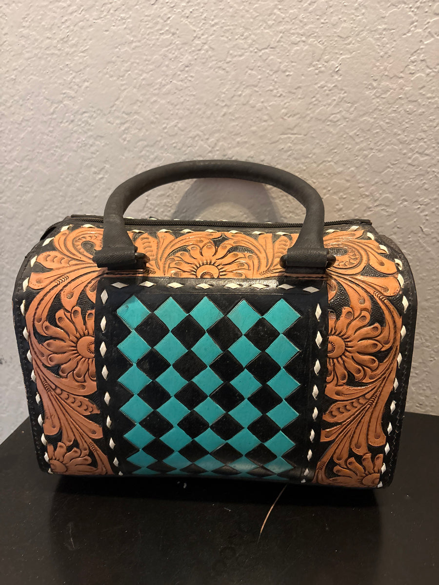 Turquoise queen