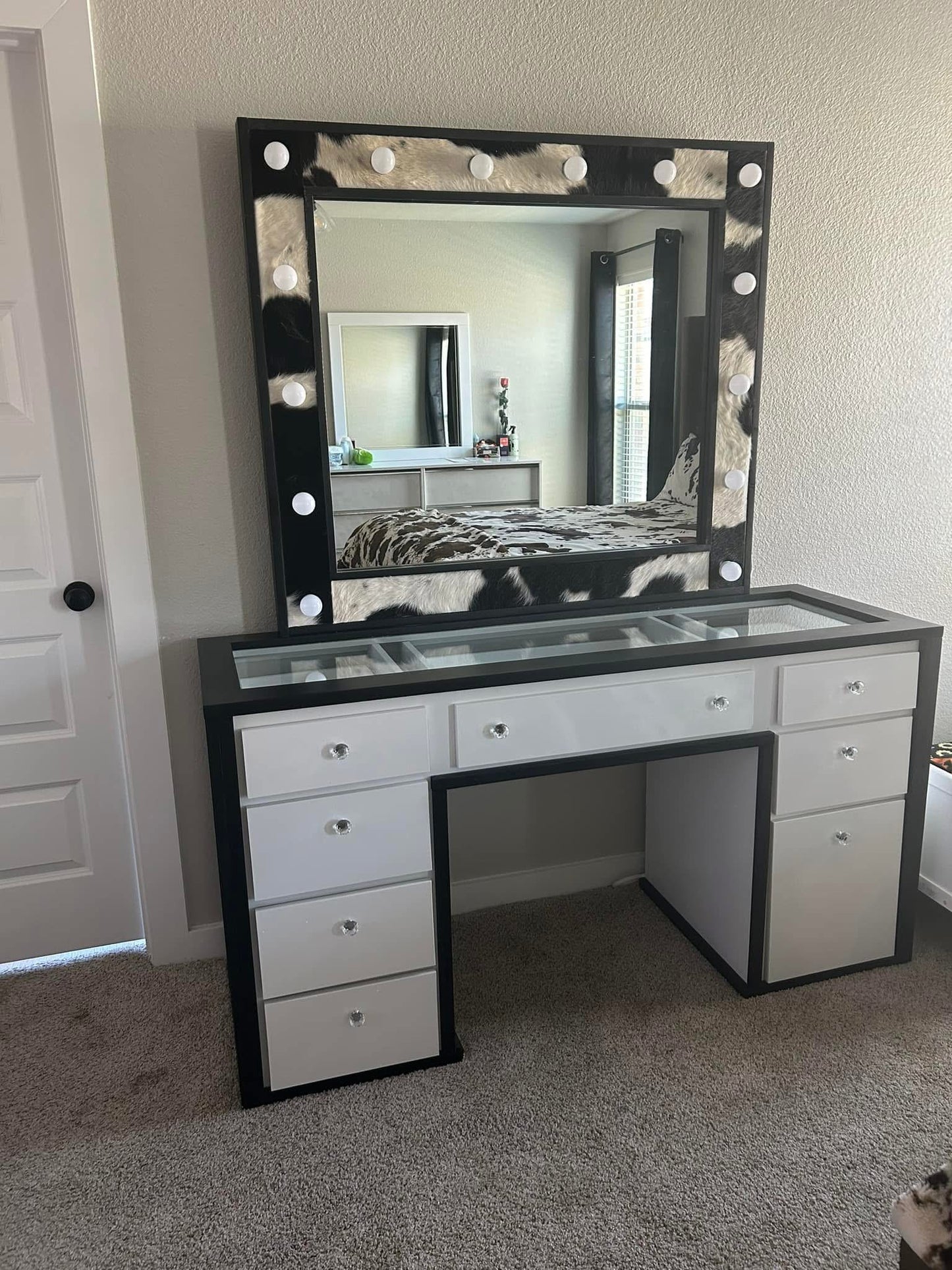 🖤 “Cowhide Glam Vanity Set”