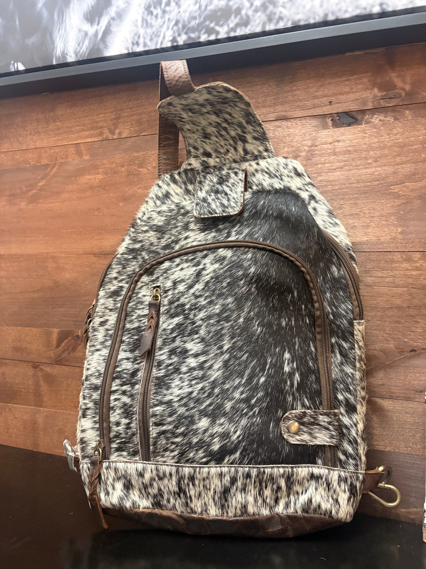 Midnight Mesa Cowhide Sling